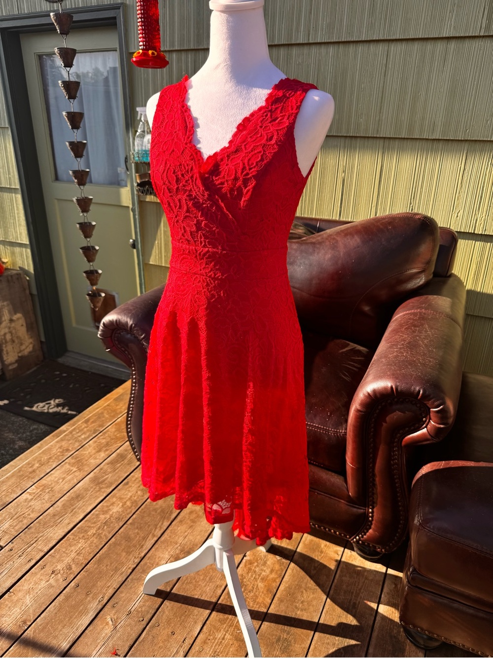 Red Lace V-Neck Sleeveless Dress